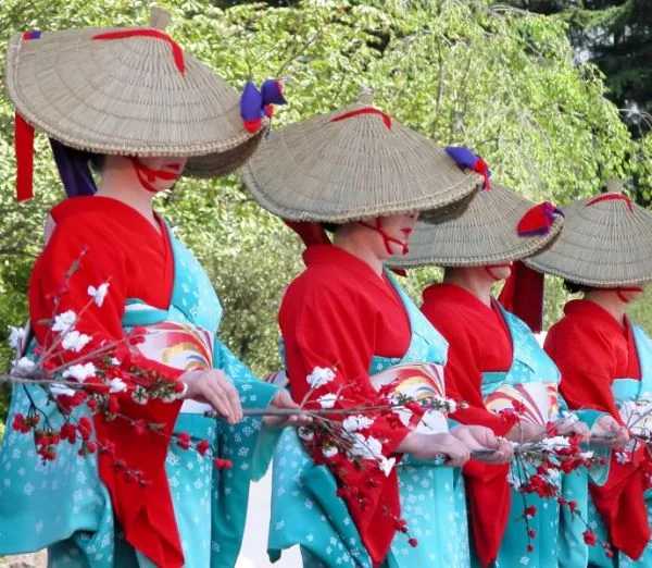 日本的节日习俗：悠久传统与现代融合的独特魅力：文章配图 1