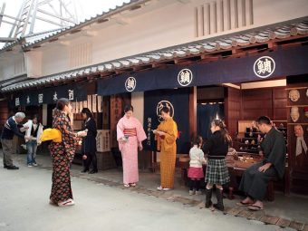 大阪一秒穿越攻略 👘 雨中和服漫步江户街头 | 今昔馆美哭！ 🏮：文章配图 1